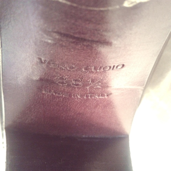 ๐ฉโ๐ป ๐ฏ Authentic Prada High Heeled 'Penny' Loafers w/shoe bag ๐ฉโ๐ป - Picture 7 of 11